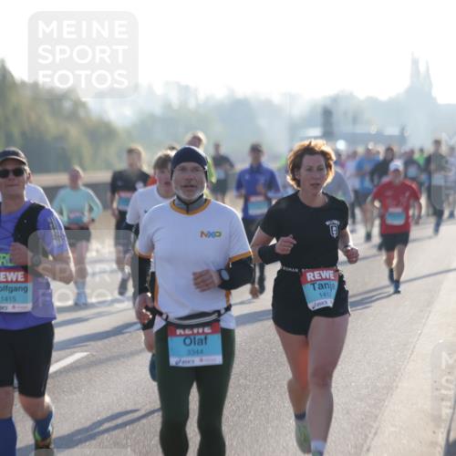 03.10.2025 - Köhlbrandbrückenlauf Jannik Wohlers http://msf.ph/oto/9063181 03.10.2025 09:16:06 Position 3 1415, 3344, 1412 meine-sportfotos.de