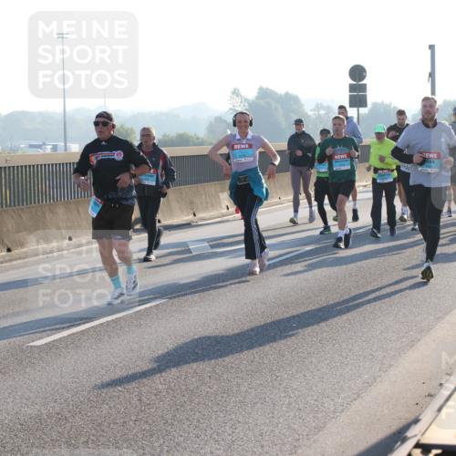 03.10.2025 - Köhlbrandbrückenlauf Lena Gebhardt http://msf.ph/oto/9063184 03.10.2025 09:20:43 Position 1  meine-sportfotos.de