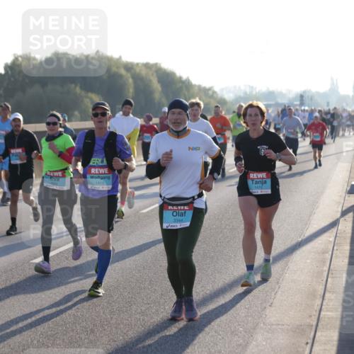 03.10.2025 - Köhlbrandbrückenlauf Jannik Wohlers http://msf.ph/oto/9063267 03.10.2025 09:16:08 Position 3 1415, 1412, 3344 meine-sportfotos.de