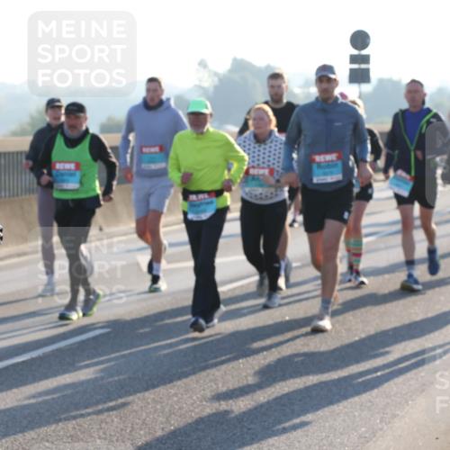 03.10.2025 - Köhlbrandbrückenlauf Lena Gebhardt http://msf.ph/oto/9063298 03.10.2025 09:20:46 Position 1  meine-sportfotos.de