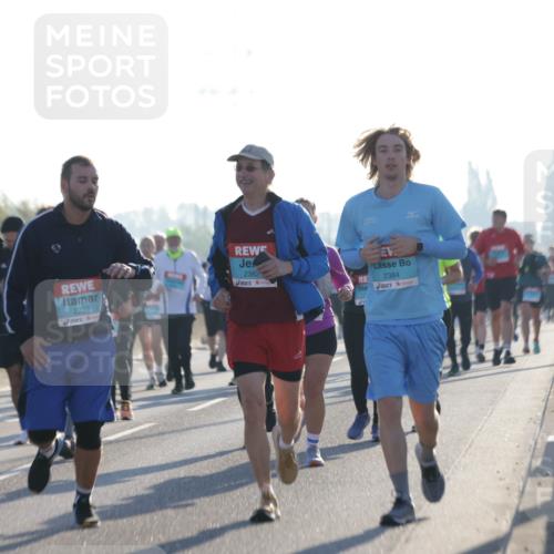 03.10.2025 - Köhlbrandbrückenlauf Jannik Wohlers http://msf.ph/oto/9063319 03.10.2025 09:24:04 Position 3 2383, 2239, 2382, 2384 meine-sportfotos.de