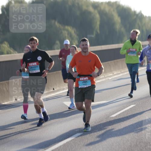 03.10.2025 - Köhlbrandbrückenlauf Jannik Wohlers http://msf.ph/oto/9063322 03.10.2025 09:16:11 Position 3 3183, 1622 meine-sportfotos.de