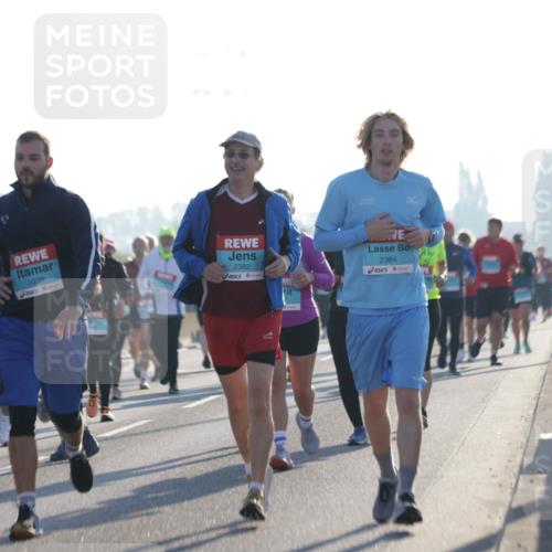 03.10.2025 - Köhlbrandbrückenlauf Jannik Wohlers http://msf.ph/oto/9063337 03.10.2025 09:24:04 Position 3 2383, 2239, 2382, 2384 meine-sportfotos.de