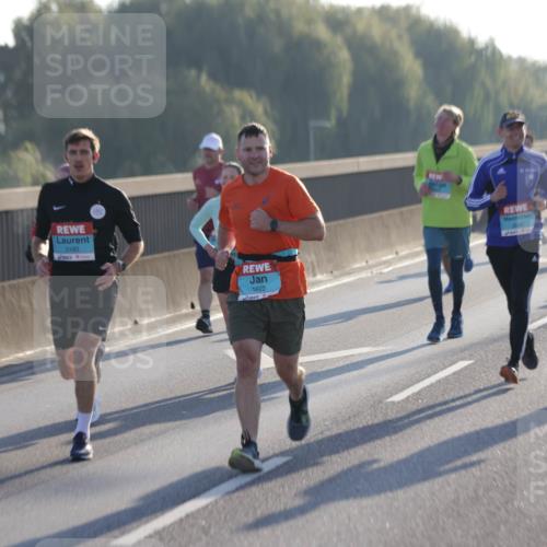 03.10.2025 - Köhlbrandbrückenlauf Jannik Wohlers http://msf.ph/oto/9063338 03.10.2025 09:16:11 Position 3 3183, 1622 meine-sportfotos.de