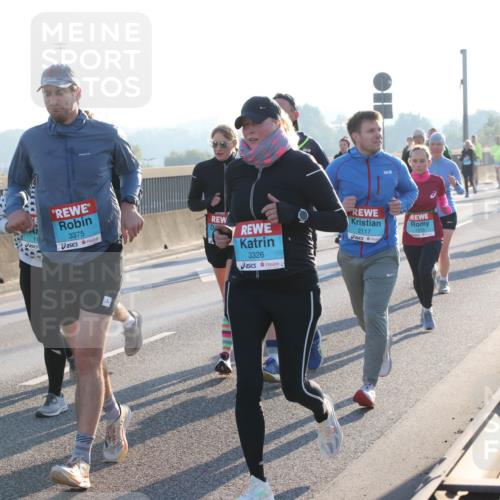 03.10.2025 - Köhlbrandbrückenlauf Lena Gebhardt http://msf.ph/oto/9063340 03.10.2025 09:20:48 Position 1 1164, 3375, 3326, 2117, 1515 meine-sportfotos.de