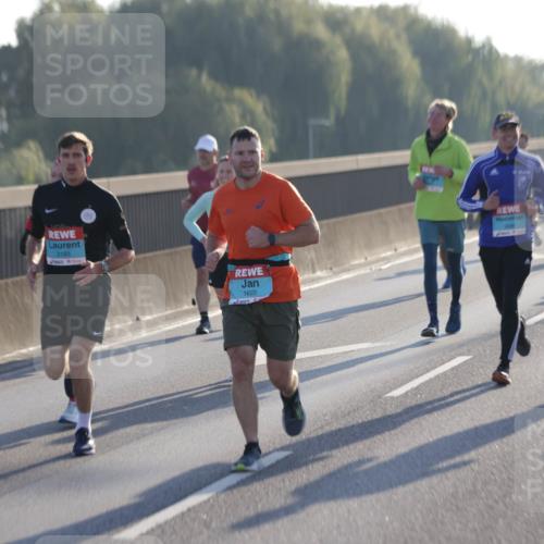 03.10.2025 - Köhlbrandbrückenlauf Jannik Wohlers http://msf.ph/oto/9063343 03.10.2025 09:16:11 Position 3 3183, 1622 meine-sportfotos.de