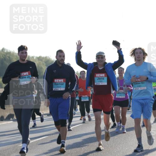 03.10.2025 - Köhlbrandbrückenlauf Jannik Wohlers http://msf.ph/oto/9063392 03.10.2025 09:24:05 Position 3 2383, 2239, 2382, 2637, 2384 meine-sportfotos.de