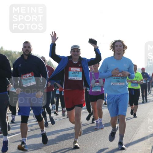 03.10.2025 - Köhlbrandbrückenlauf Jannik Wohlers http://msf.ph/oto/9063399 03.10.2025 09:24:06 Position 3 2383, 2382, 2239, 2384, 2637 meine-sportfotos.de