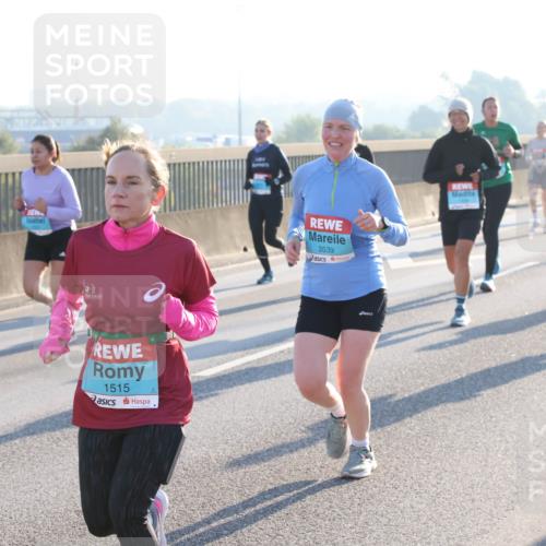 03.10.2025 - Köhlbrandbrückenlauf Lena Gebhardt http://msf.ph/oto/9063412 03.10.2025 09:20:51 Position 1 1515, 3539 meine-sportfotos.de