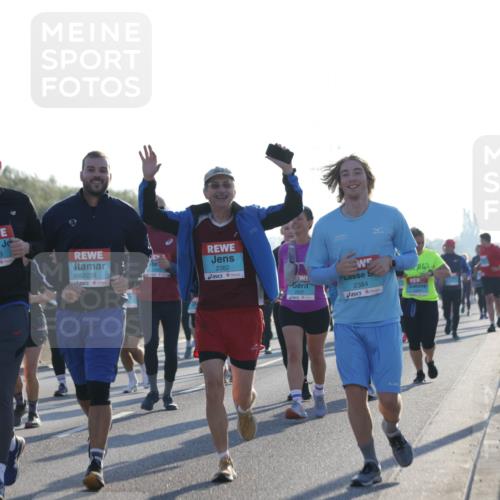 03.10.2025 - Köhlbrandbrückenlauf Jannik Wohlers http://msf.ph/oto/9063427 03.10.2025 09:24:06 Position 3 2383, 2239, 2382, 2637, 2384 meine-sportfotos.de