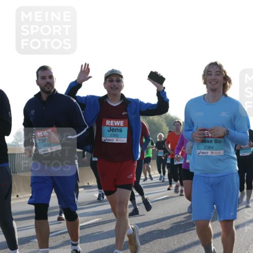 03.10.2025 - Köhlbrandbrückenlauf Jannik Wohlers http://msf.ph/oto/9063473 03.10.2025 09:24:08 Position 3 2383, 2239, 2382, 2384 meine-sportfotos.de