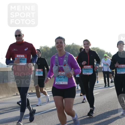 03.10.2025 - Köhlbrandbrückenlauf Jannik Wohlers http://msf.ph/oto/9063498 03.10.2025 09:24:10 Position 3 1654, 483, 2637, 2284, 2271, 1800 meine-sportfotos.de