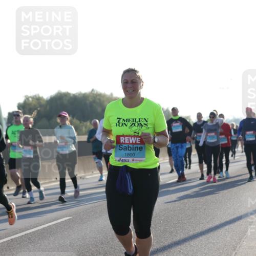 03.10.2025 - Köhlbrandbrückenlauf Jannik Wohlers http://msf.ph/oto/9063548 03.10.2025 09:24:12 Position 3 3054, 1800 meine-sportfotos.de