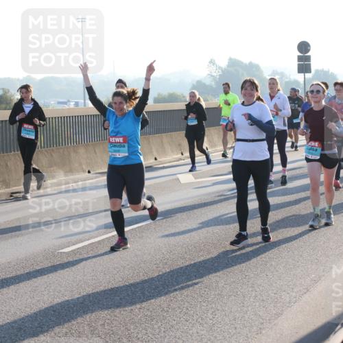 03.10.2025 - Köhlbrandbrückenlauf Lena Gebhardt http://msf.ph/oto/9063565 03.10.2025 09:20:57 Position 1 3666 meine-sportfotos.de