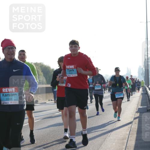 03.10.2025 - Köhlbrandbrückenlauf Jannik Wohlers http://msf.ph/oto/9063626 03.10.2025 09:24:18 Position 3 2248, 2632 meine-sportfotos.de