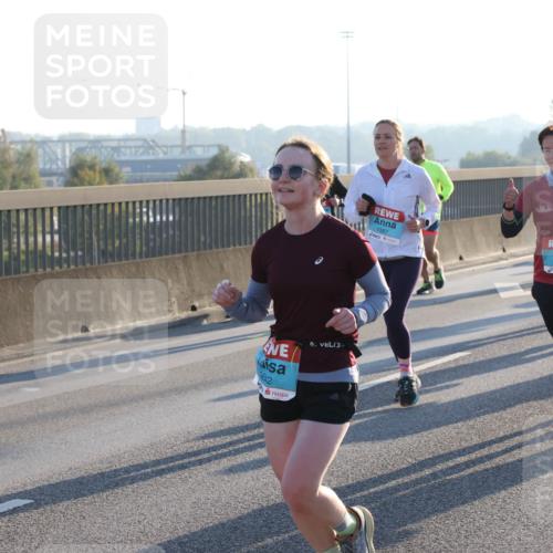 03.10.2025 - Köhlbrandbrückenlauf Lena Gebhardt http://msf.ph/oto/9063632 03.10.2025 09:21:00 Position 1 1387, 3596, 3642 meine-sportfotos.de