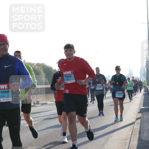 03.10.2025 - Köhlbrandbrückenlauf Jannik Wohlers http://msf.ph/oto/9063633 03.10.2025 09:24:18 Position 3 2248, 2632 meine-sportfotos.de