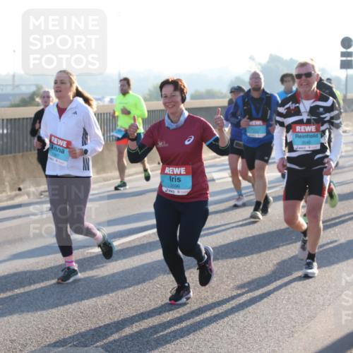 03.10.2025 - Köhlbrandbrückenlauf Lena Gebhardt http://msf.ph/oto/9063645 03.10.2025 09:21:00 Position 1 3596, 3540 meine-sportfotos.de