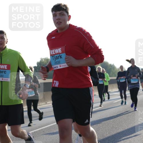 03.10.2025 - Köhlbrandbrückenlauf Jannik Wohlers http://msf.ph/oto/9063670 03.10.2025 09:24:20 Position 3 2023, 2630, 2632 meine-sportfotos.de