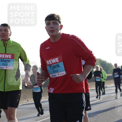 03.10.2025 - Köhlbrandbrückenlauf Jannik Wohlers http://msf.ph/oto/9063677 03.10.2025 09:24:20 Position 3 2630, 2632 meine-sportfotos.de