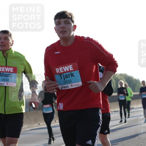 03.10.2025 - Köhlbrandbrückenlauf Jannik Wohlers http://msf.ph/oto/9063682 03.10.2025 09:24:20 Position 3 2630, 2632 meine-sportfotos.de