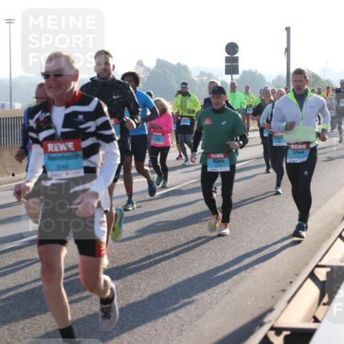 03.10.2025 - Köhlbrandbrückenlauf Lena Gebhardt http://msf.ph/oto/9063685 03.10.2025 09:21:02 Position 1 3540 meine-sportfotos.de