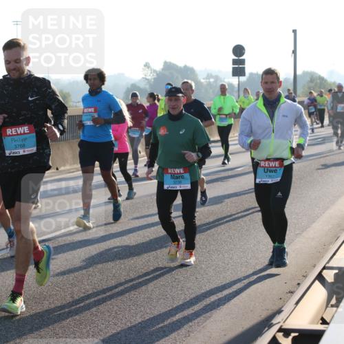 03.10.2025 - Köhlbrandbrückenlauf Lena Gebhardt http://msf.ph/oto/9063708 03.10.2025 09:21:02 Position 1 3768, 3238, 1367, 9 meine-sportfotos.de