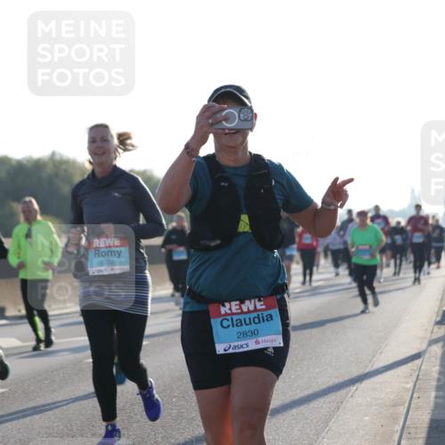 03.10.2025 - Köhlbrandbrückenlauf Jannik Wohlers http://msf.ph/oto/9063721 03.10.2025 09:24:22 Position 3 2320, 2830 meine-sportfotos.de