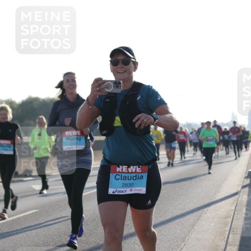 03.10.2025 - Köhlbrandbrückenlauf Jannik Wohlers http://msf.ph/oto/9063732 03.10.2025 09:24:22 Position 3 2320, 2830 meine-sportfotos.de