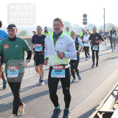 03.10.2025 - Köhlbrandbrückenlauf Lena Gebhardt http://msf.ph/oto/9063748 03.10.2025 09:21:03 Position 1 3123, 1739, 3238, 1367 meine-sportfotos.de