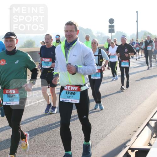 03.10.2025 - Köhlbrandbrückenlauf Lena Gebhardt http://msf.ph/oto/9063751 03.10.2025 09:21:03 Position 1 3123, 1739, 3238, 1367 meine-sportfotos.de