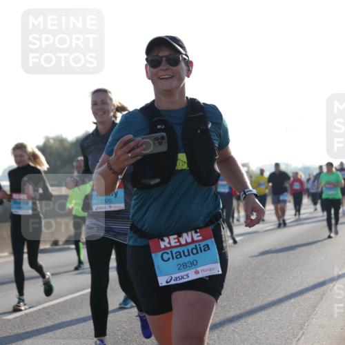 03.10.2025 - Köhlbrandbrückenlauf Jannik Wohlers http://msf.ph/oto/9063752 03.10.2025 09:24:23 Position 3 2320, 2830 meine-sportfotos.de
