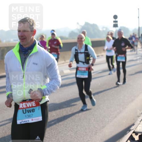 03.10.2025 - Köhlbrandbrückenlauf Lena Gebhardt http://msf.ph/oto/9063773 03.10.2025 09:21:04 Position 1 1367, 6 meine-sportfotos.de