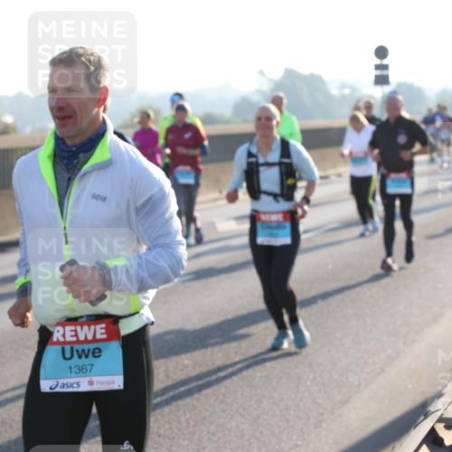 03.10.2025 - Köhlbrandbrückenlauf Lena Gebhardt http://msf.ph/oto/9063775 03.10.2025 09:21:04 Position 1 1367, 6 meine-sportfotos.de