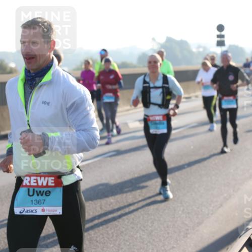 03.10.2025 - Köhlbrandbrückenlauf Lena Gebhardt http://msf.ph/oto/9063778 03.10.2025 09:21:04 Position 1 1367, 6 meine-sportfotos.de