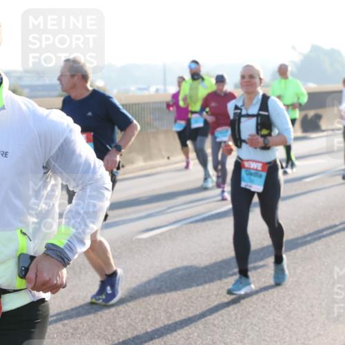 03.10.2025 - Köhlbrandbrückenlauf Lena Gebhardt http://msf.ph/oto/9063794 03.10.2025 09:21:05 Position 1 1367 meine-sportfotos.de