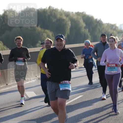 03.10.2025 - Köhlbrandbrückenlauf Jannik Wohlers http://msf.ph/oto/9063819 03.10.2025 09:24:31 Position 3 3452, 1518, 2614, 2551, 2439 meine-sportfotos.de