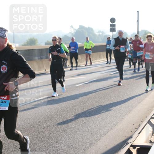 03.10.2025 - Köhlbrandbrückenlauf Lena Gebhardt http://msf.ph/oto/9063856 03.10.2025 09:21:07 Position 1 1633, 3017 meine-sportfotos.de