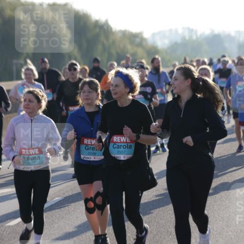 03.10.2025 - Köhlbrandbrückenlauf Jannik Wohlers http://msf.ph/oto/9063864 03.10.2025 09:24:36 Position 3 2250, 2249, 2557 meine-sportfotos.de