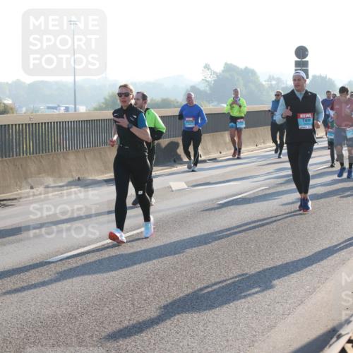 03.10.2025 - Köhlbrandbrückenlauf Lena Gebhardt http://msf.ph/oto/9063865 03.10.2025 09:21:07 Position 1  meine-sportfotos.de