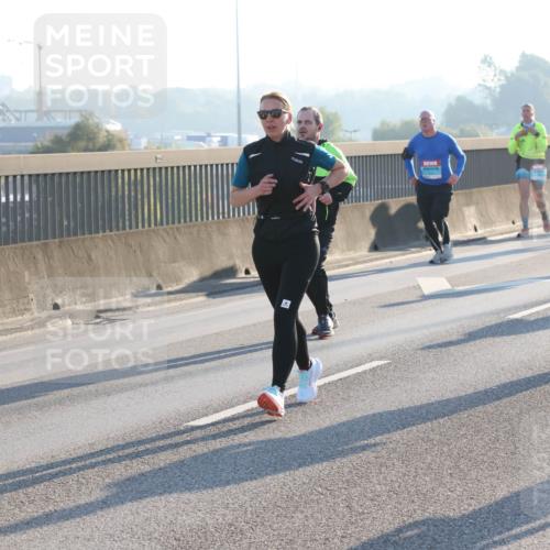 03.10.2025 - Köhlbrandbrückenlauf Lena Gebhardt http://msf.ph/oto/9063869 03.10.2025 09:21:08 Position 1 3435 meine-sportfotos.de