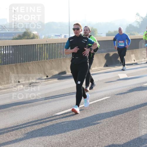 03.10.2025 - Köhlbrandbrückenlauf Lena Gebhardt http://msf.ph/oto/9063870 03.10.2025 09:21:08 Position 1 3435 meine-sportfotos.de