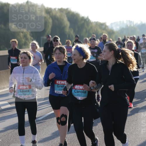 03.10.2025 - Köhlbrandbrückenlauf Jannik Wohlers http://msf.ph/oto/9063882 03.10.2025 09:24:37 Position 3 2250, 224, 2557 meine-sportfotos.de