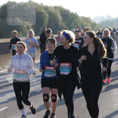 03.10.2025 - Köhlbrandbrückenlauf Jannik Wohlers http://msf.ph/oto/9063891 03.10.2025 09:24:37 Position 3 2250, 2249, 2557 meine-sportfotos.de