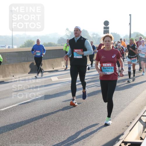03.10.2025 - Köhlbrandbrückenlauf Lena Gebhardt http://msf.ph/oto/9063892 03.10.2025 09:21:09 Position 1 3435, 1705 meine-sportfotos.de