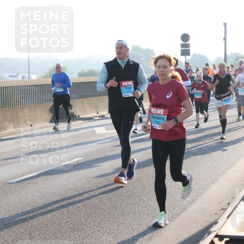 03.10.2025 - Köhlbrandbrückenlauf Lena Gebhardt http://msf.ph/oto/9063899 03.10.2025 09:21:09 Position 1 3435, 1705 meine-sportfotos.de