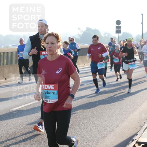 03.10.2025 - Köhlbrandbrückenlauf Lena Gebhardt http://msf.ph/oto/9063908 03.10.2025 09:21:10 Position 1 1705 meine-sportfotos.de