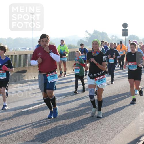 03.10.2025 - Köhlbrandbrückenlauf Lena Gebhardt http://msf.ph/oto/9063941 03.10.2025 09:21:11 Position 1 3196, 2964, 1093, 1649 meine-sportfotos.de