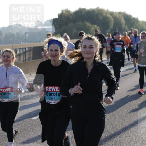 03.10.2025 - Köhlbrandbrückenlauf Jannik Wohlers http://msf.ph/oto/9063947 03.10.2025 09:24:39 Position 3 2250, 2557 meine-sportfotos.de