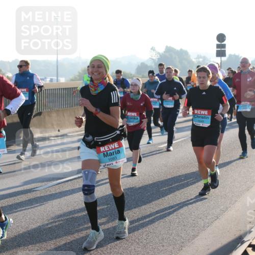 03.10.2025 - Köhlbrandbrückenlauf Lena Gebhardt http://msf.ph/oto/9063956 03.10.2025 09:21:12 Position 1 2964, 3500, 1093, 1649 meine-sportfotos.de